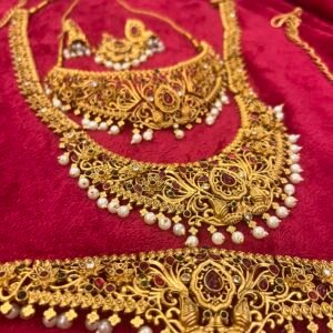 Golden Jewellery set with kamarband